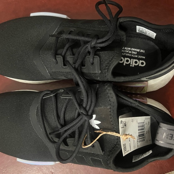 Adidas NMD R1 Parley Sneakers in Magic Mauve NWT - Picture 3 of 10